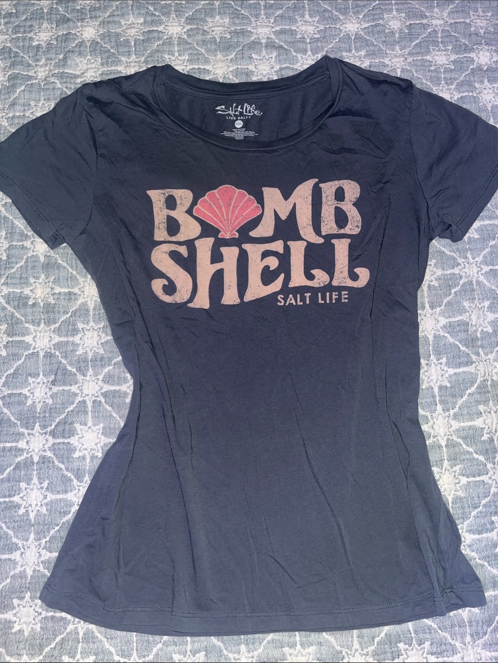 Salt Life Women's Bomb Shell Graphic Tee - Gray with Pink Accent